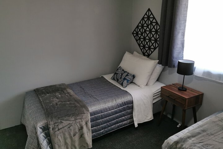 Room 32 of 76