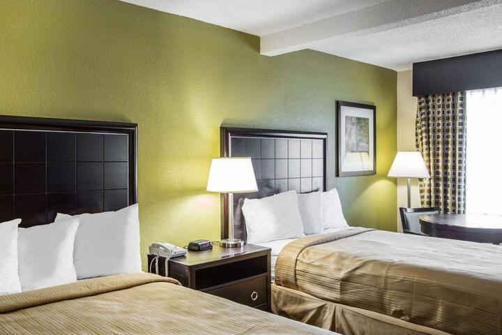 2 Double Beds (1 of 9)