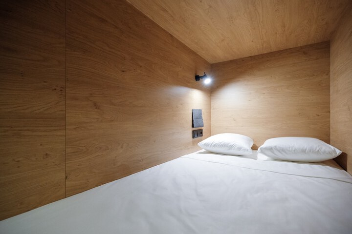 Room 16 of 53