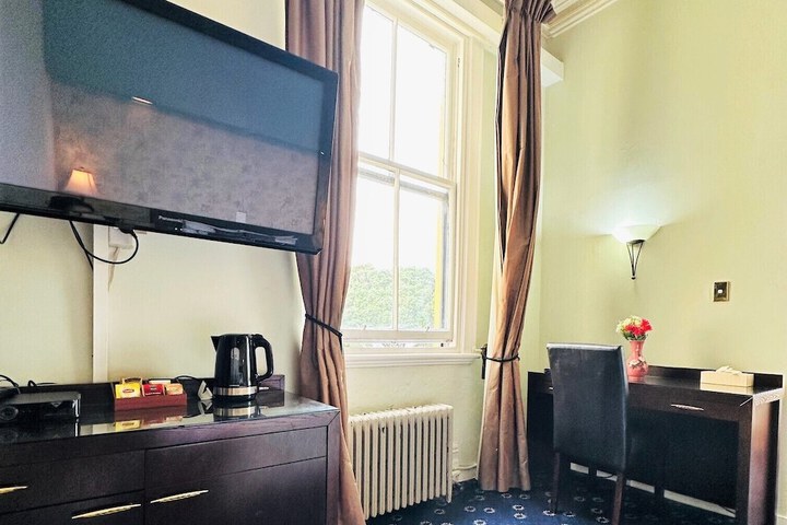 Room 10 of 70