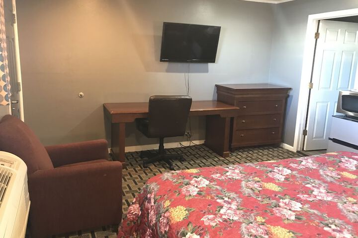 Room 9 of 26