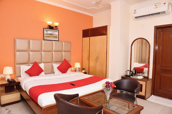 Room 32 of 70