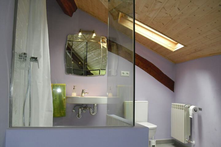 Room 10 of 20