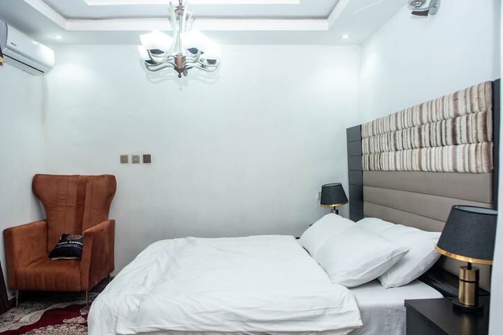 Room 5 of 22