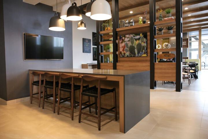 Hotel Interior 8 of 40