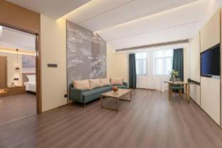Room 10 of 10