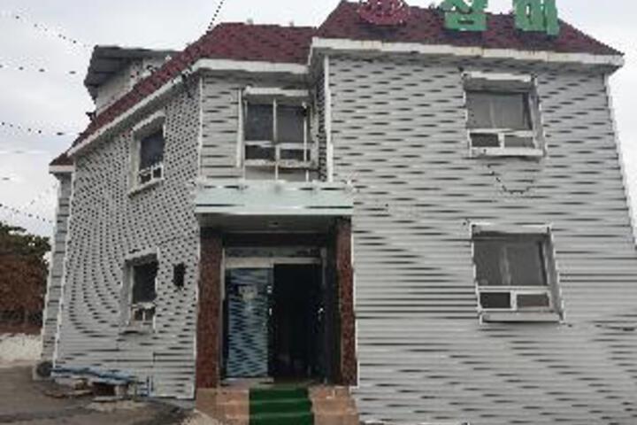 Hotel 3 of 13