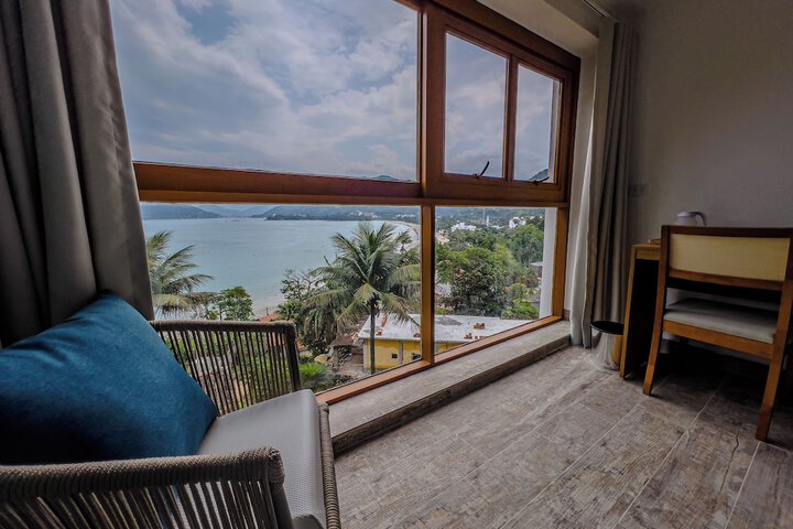 Room 4 of 118