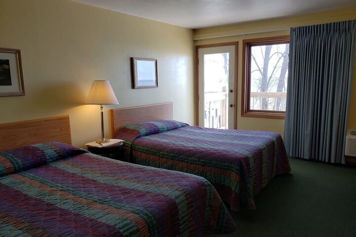 Queen Bed City View (30 of 33)