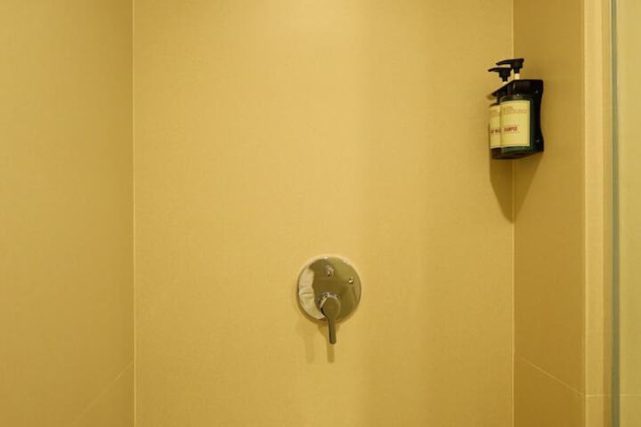 Room 17 of 84