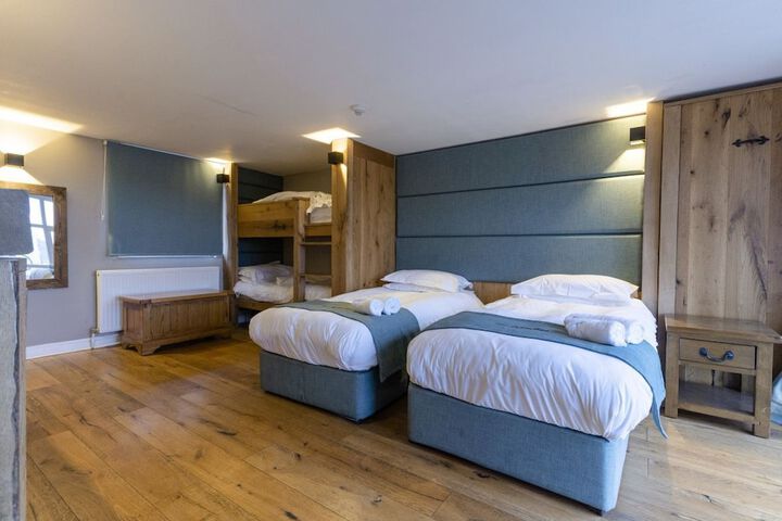 Room 10 of 40