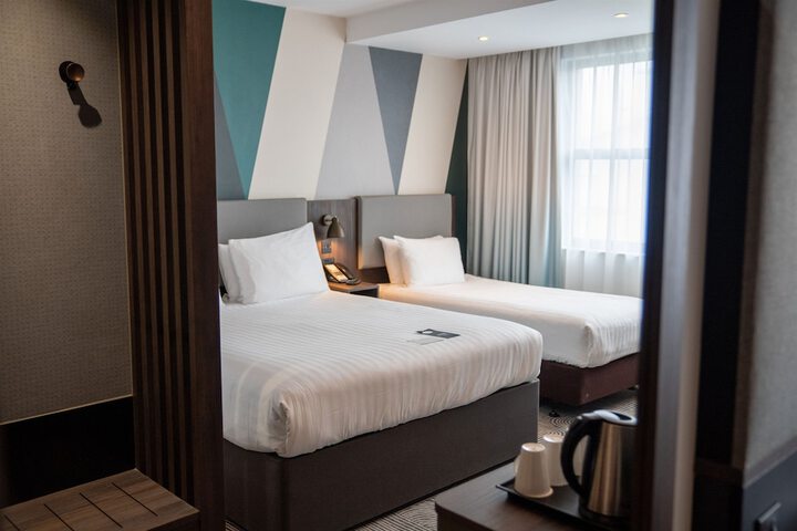 Room 32 of 116