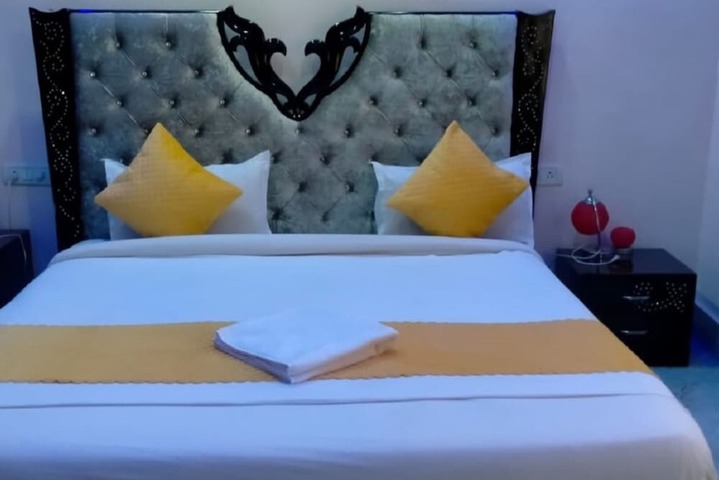 Room 8 of 23