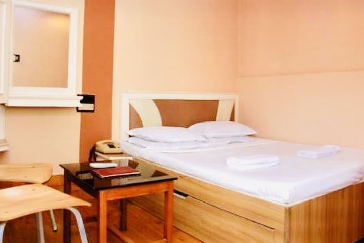 Room 5 of 15