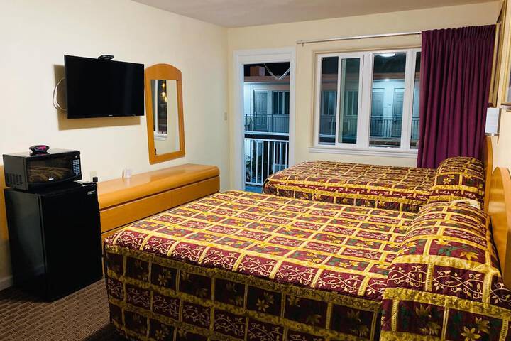 Room 11 of 27