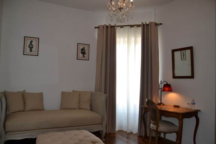 Room 19 of 34
