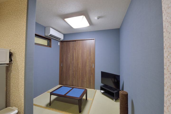 Room 18 of 48