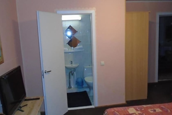 Room 11 of 62