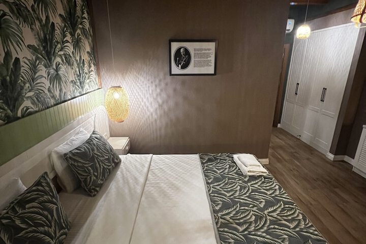 Room 13 of 76