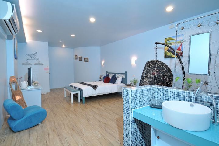 Room 10 of 66