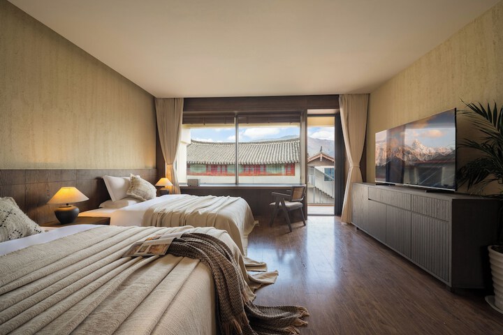 Room 44 of 99