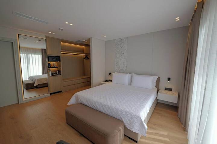 Room 82 of 171