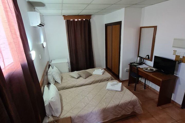 Room 21 of 64