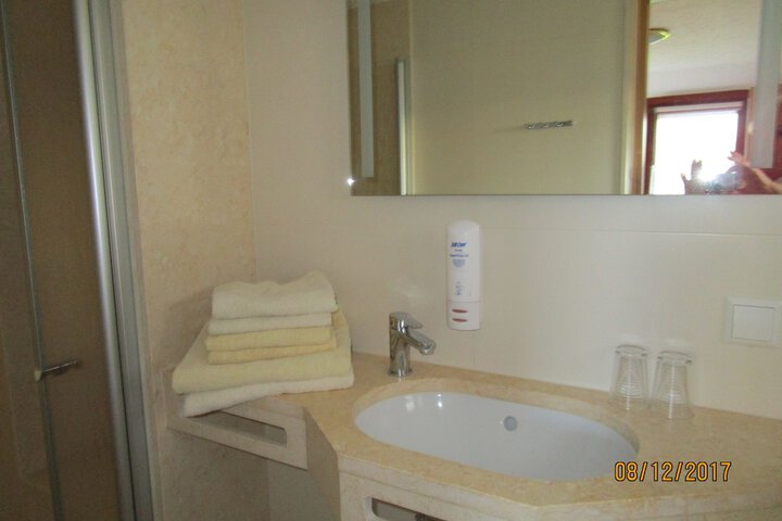 Room 26 of 59