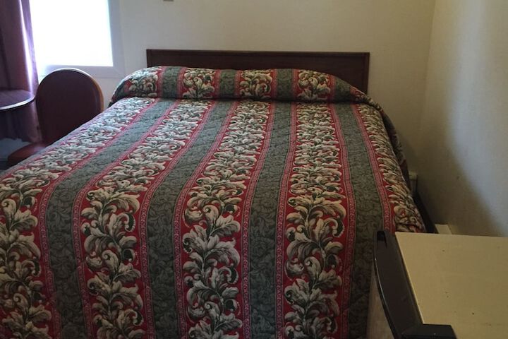 Room 6 of 67