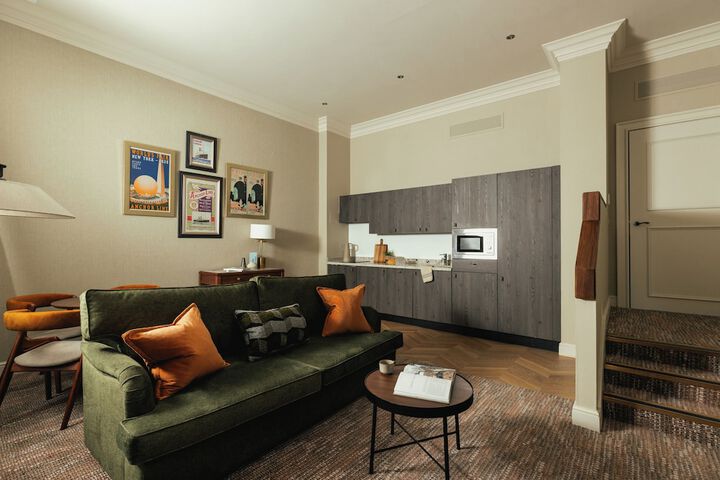 Room 51 of 80