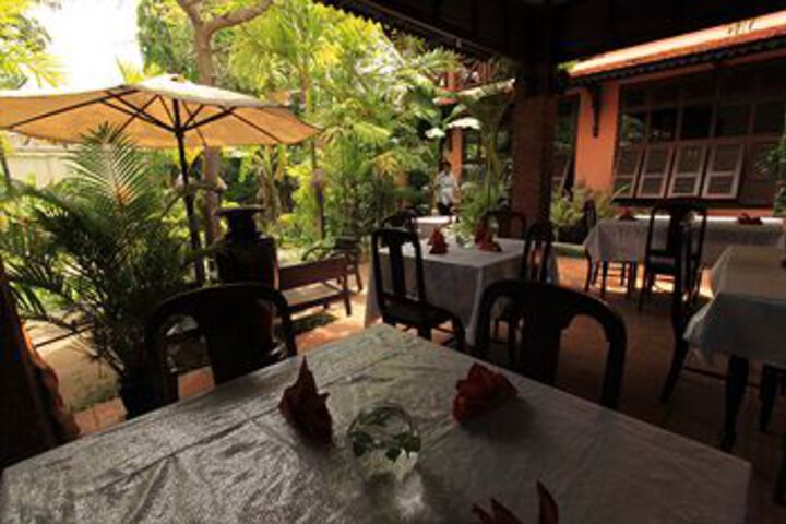 Dining 54 of 59