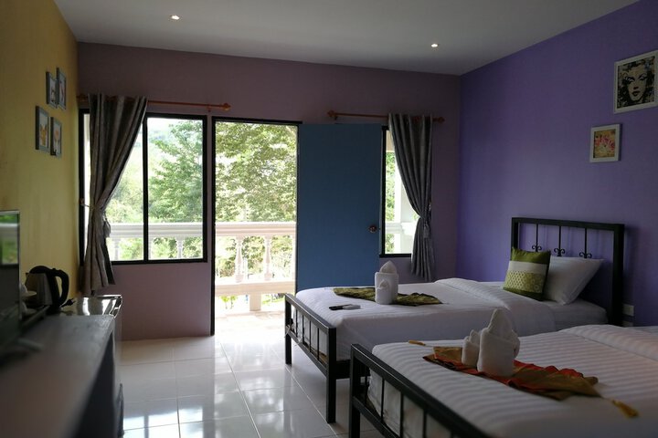 Room 27 of 98