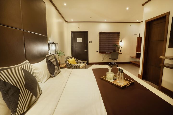 Room 13 of 40