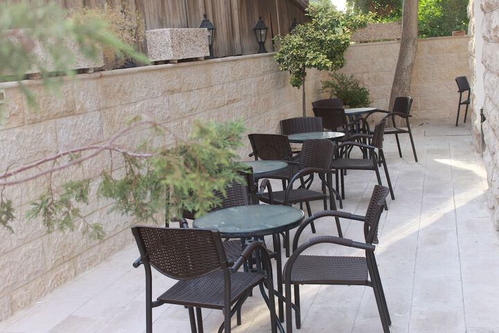 Hotel Exterior 45 of 68