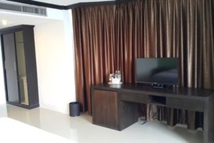 Room 63 of 103