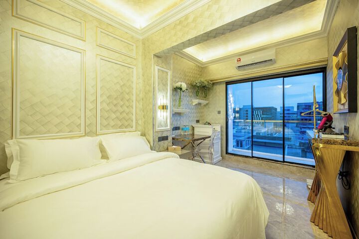 Room 57 of 285