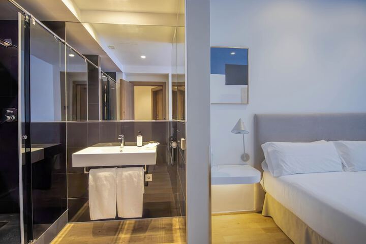 Room 45 of 70