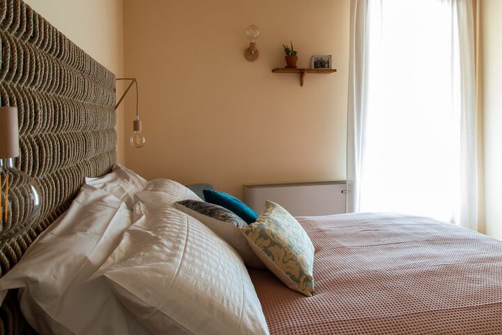 Room 3 of 61