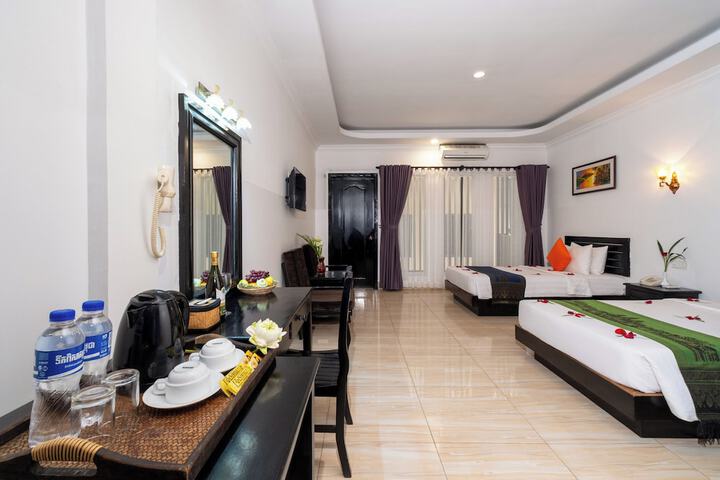 Room 32 of 65