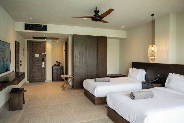 Room 12 of 150