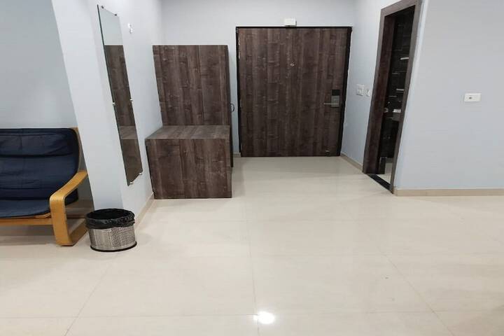 Room 5 of 17