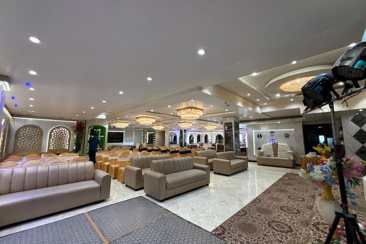Ballroom/Hall 21 of 25