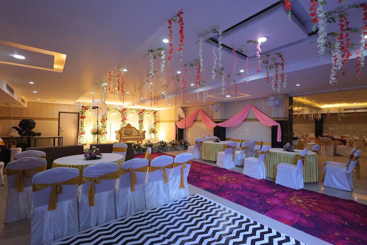 Ballroom/Hall 48 of 52