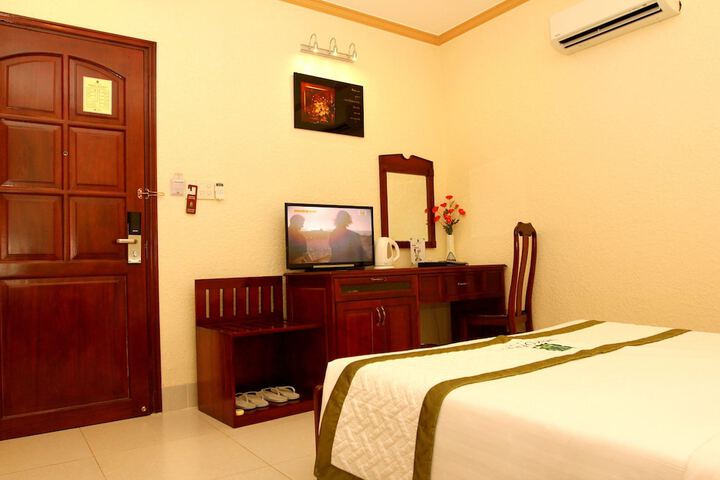 Room 28 of 64
