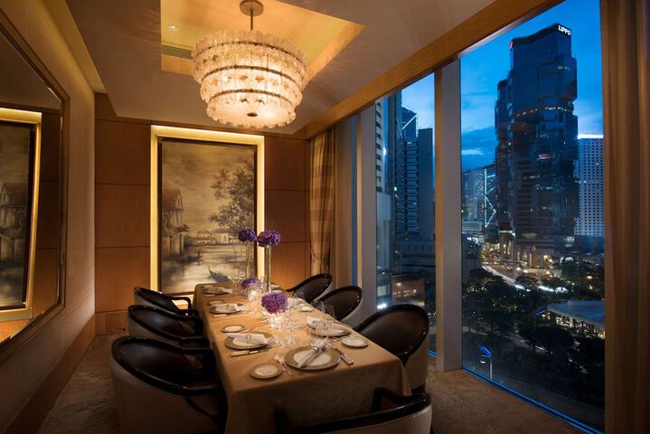 Dining 44 of 62
