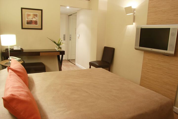 Room 10 of 48