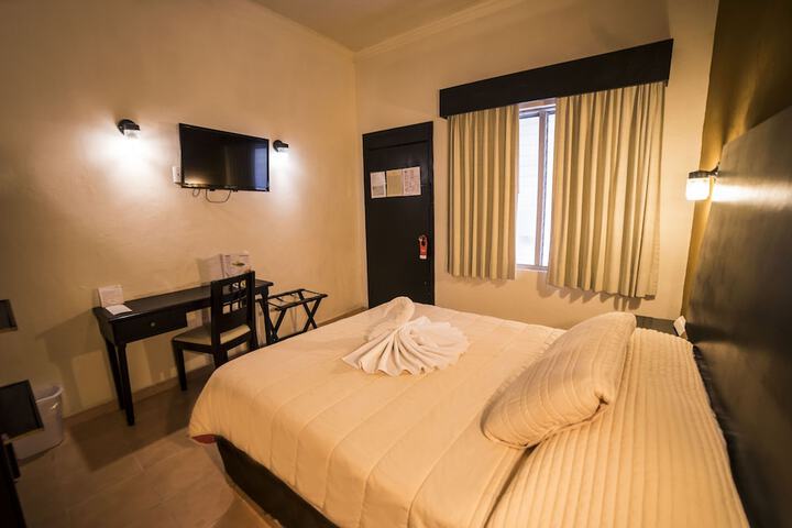 Room 12 of 36