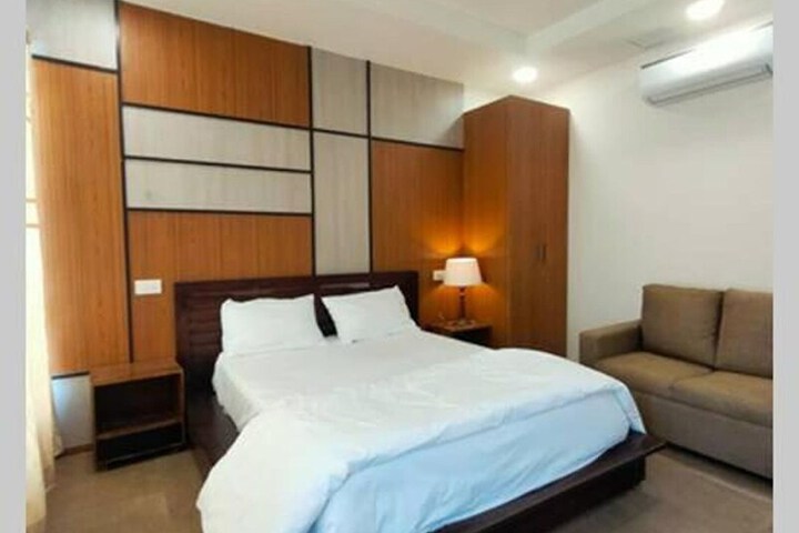 Room 4 of 21