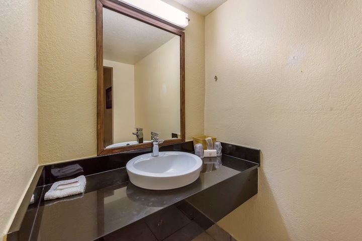 1 King Bed (1 of 12)