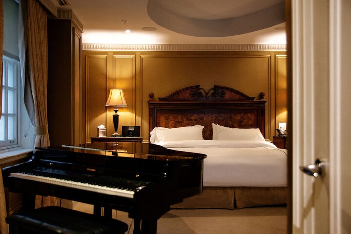 Room 3 of 61
